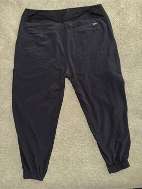 Patagonia Black and Gray Active Leggings